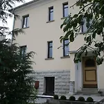Otel Na Vodach 3*